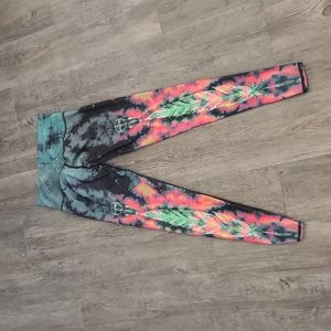 Teeki Eagle Feather Green Leggings